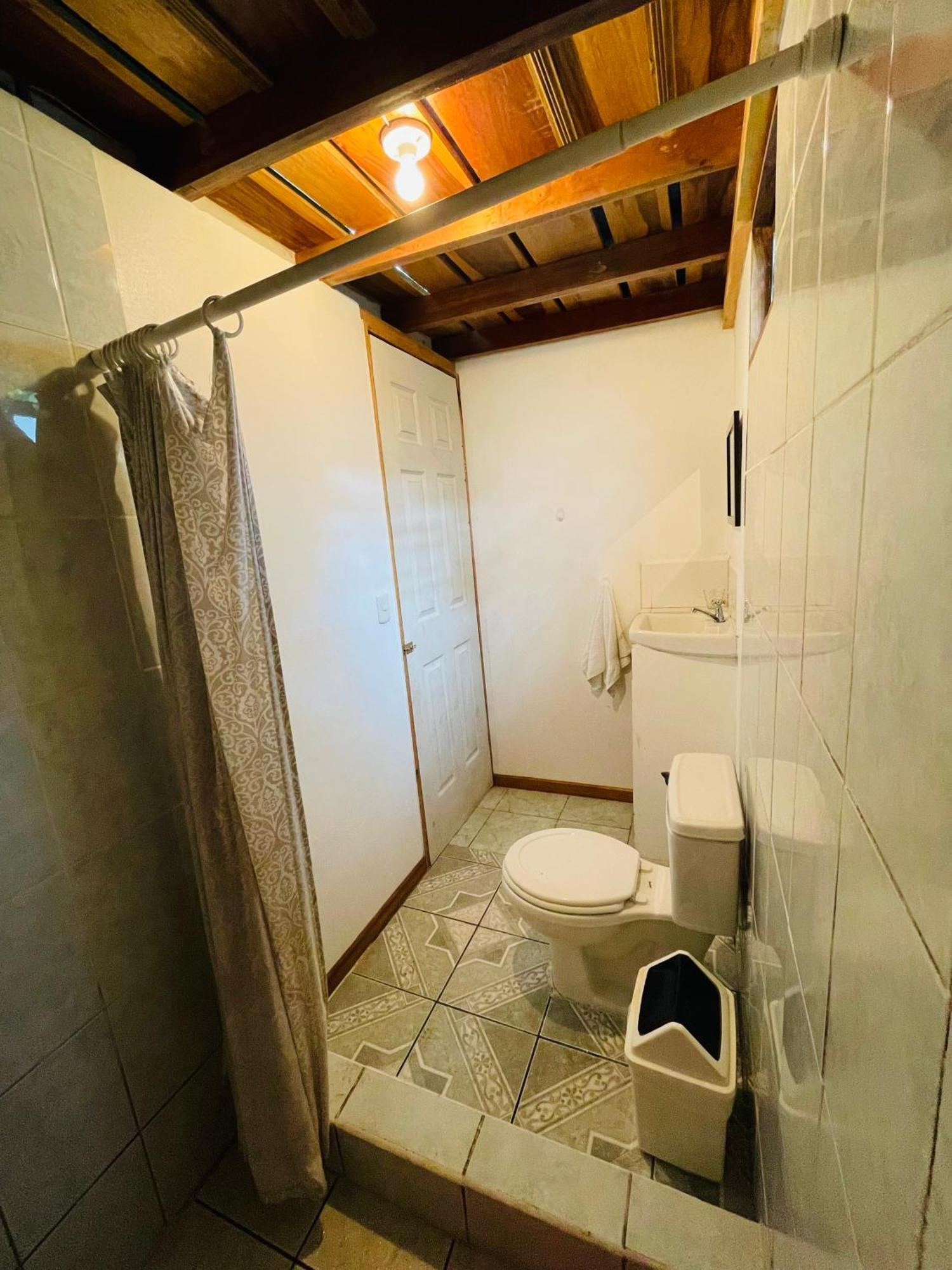 Cabinas Nuestra Kasa Monteverde Exterior foto