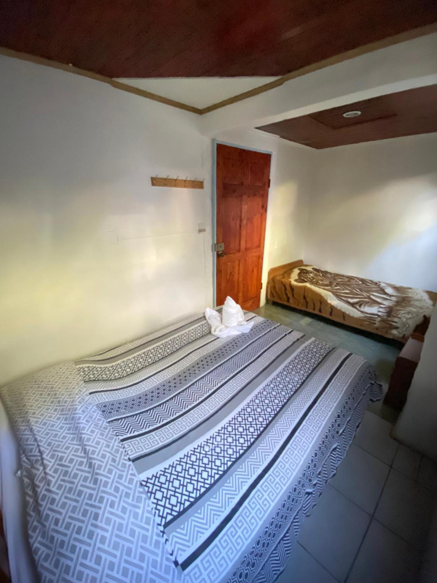 Cabinas Nuestra Kasa Monteverde Exterior foto