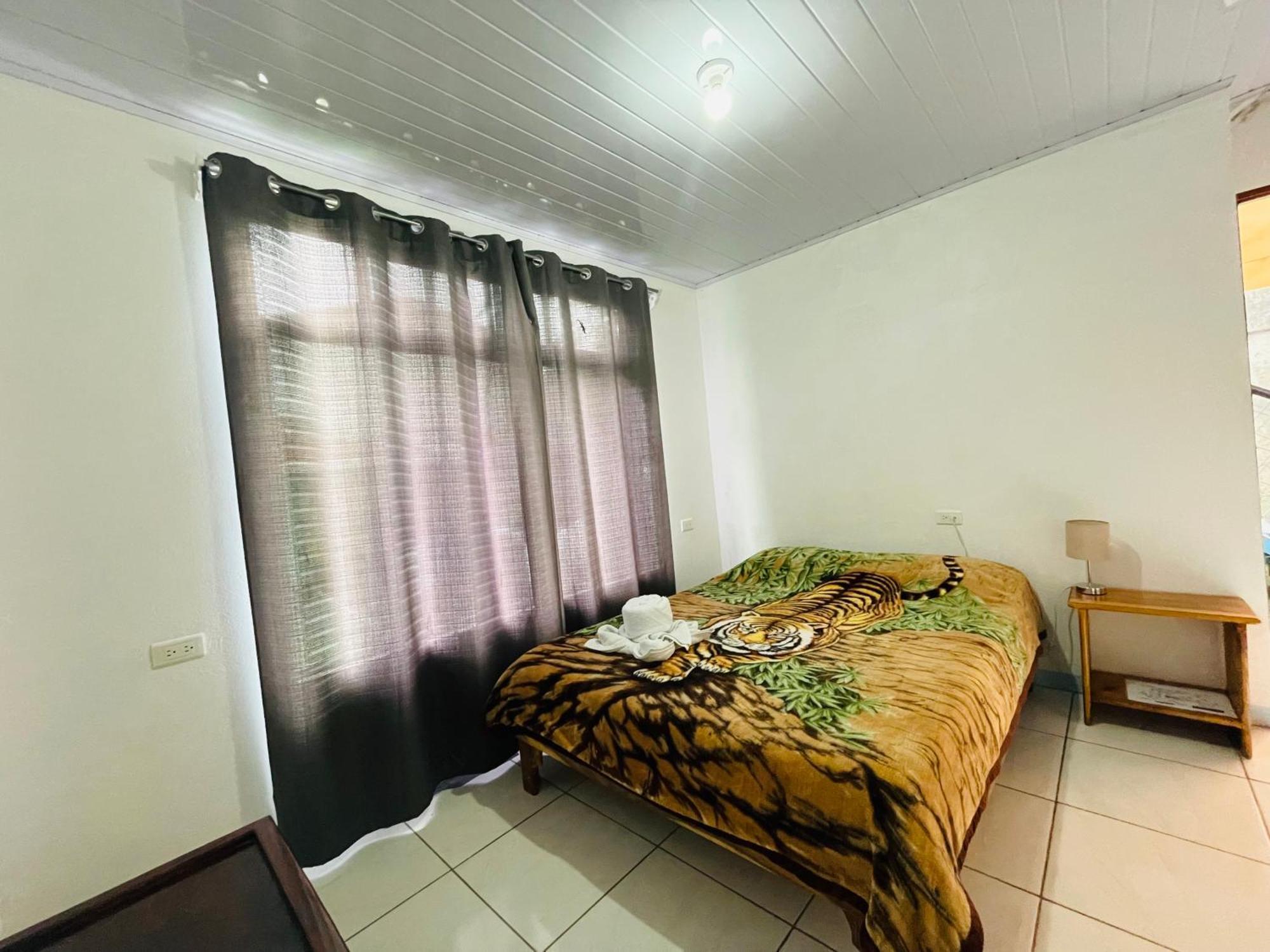 Cabinas Nuestra Kasa Monteverde Exterior foto