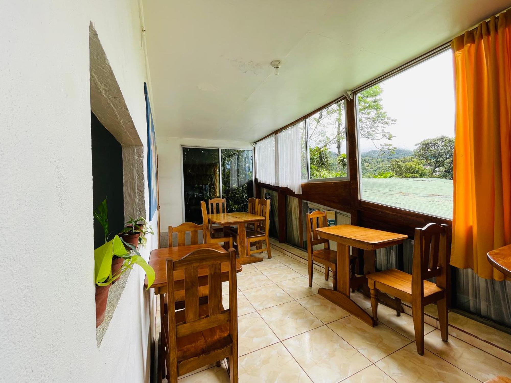 Cabinas Nuestra Kasa Monteverde Exterior foto